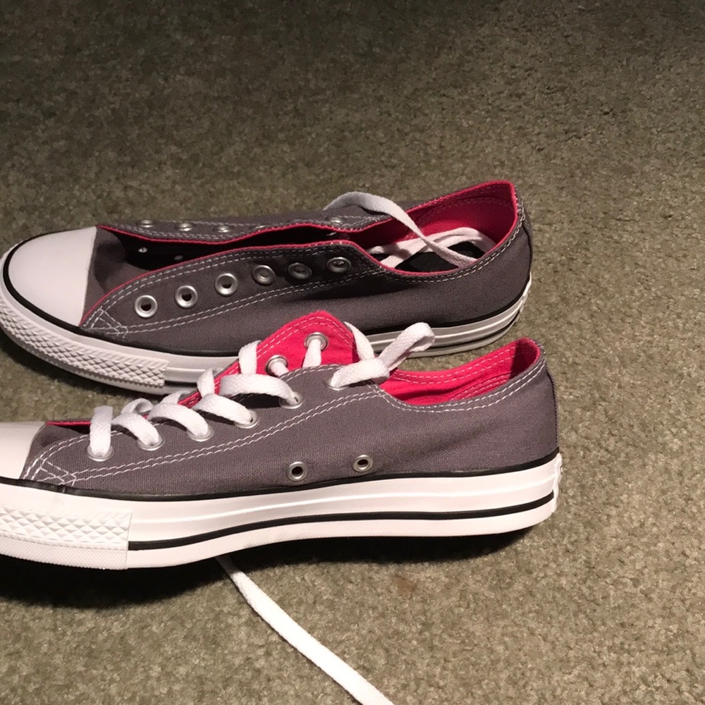 Converse - Picture 2 of 2